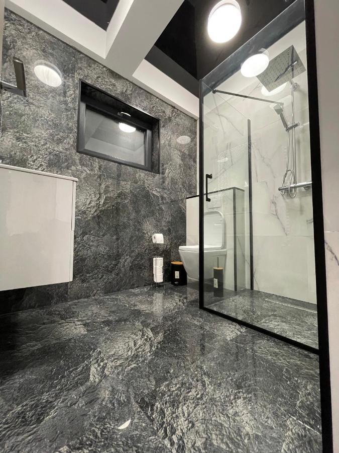 First Line Sea Apartment นาโวดาริ ภายนอก รูปภาพ